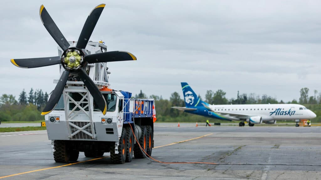 Demonstration of ZeroAvia's engine on hyper truck ground-test rig with propeller spin