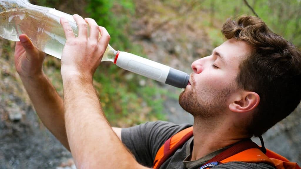 It can also be attached to a water bottle to allow you to drink the purified water directly.