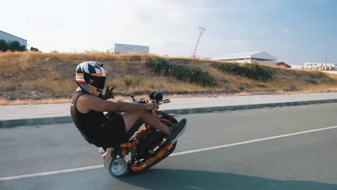 Make It Extreme's Monotrack bike