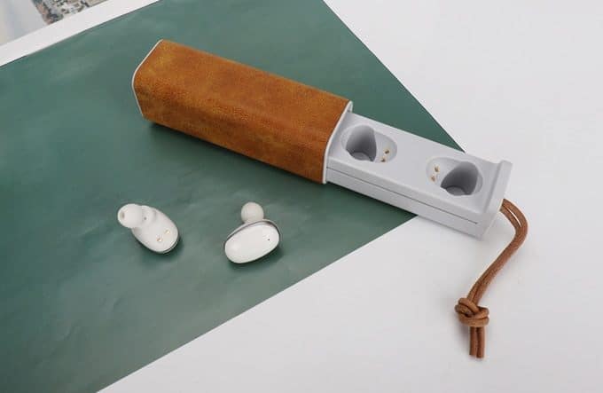 Mugo Earbud: Charging Box