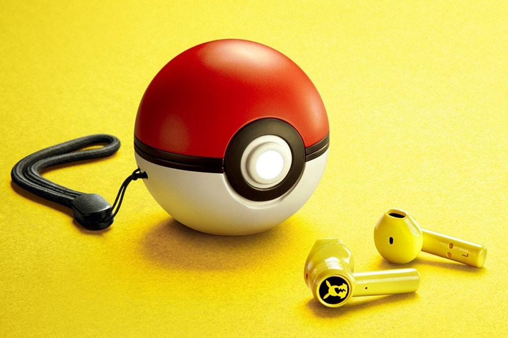 Poké Ball-shaped charging case