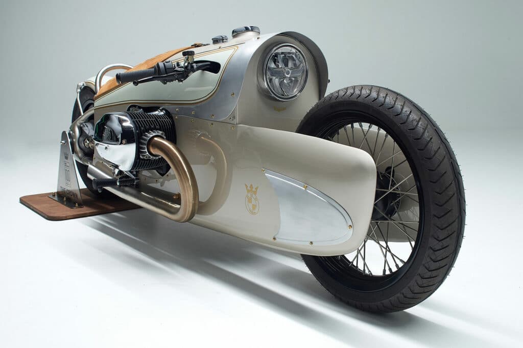 It features self-designed body made of aluminium sheet metal.