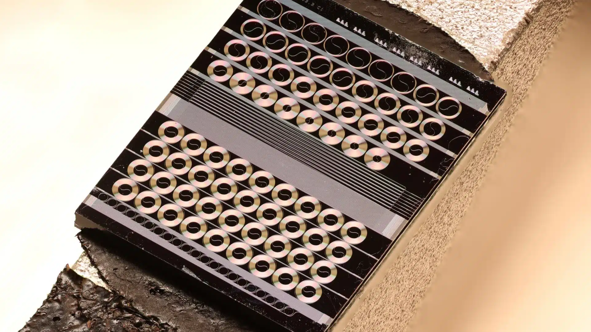 gallium phosphide photonic chip photonic-chip-based traveling-wave parametric amplifier (TWPA)