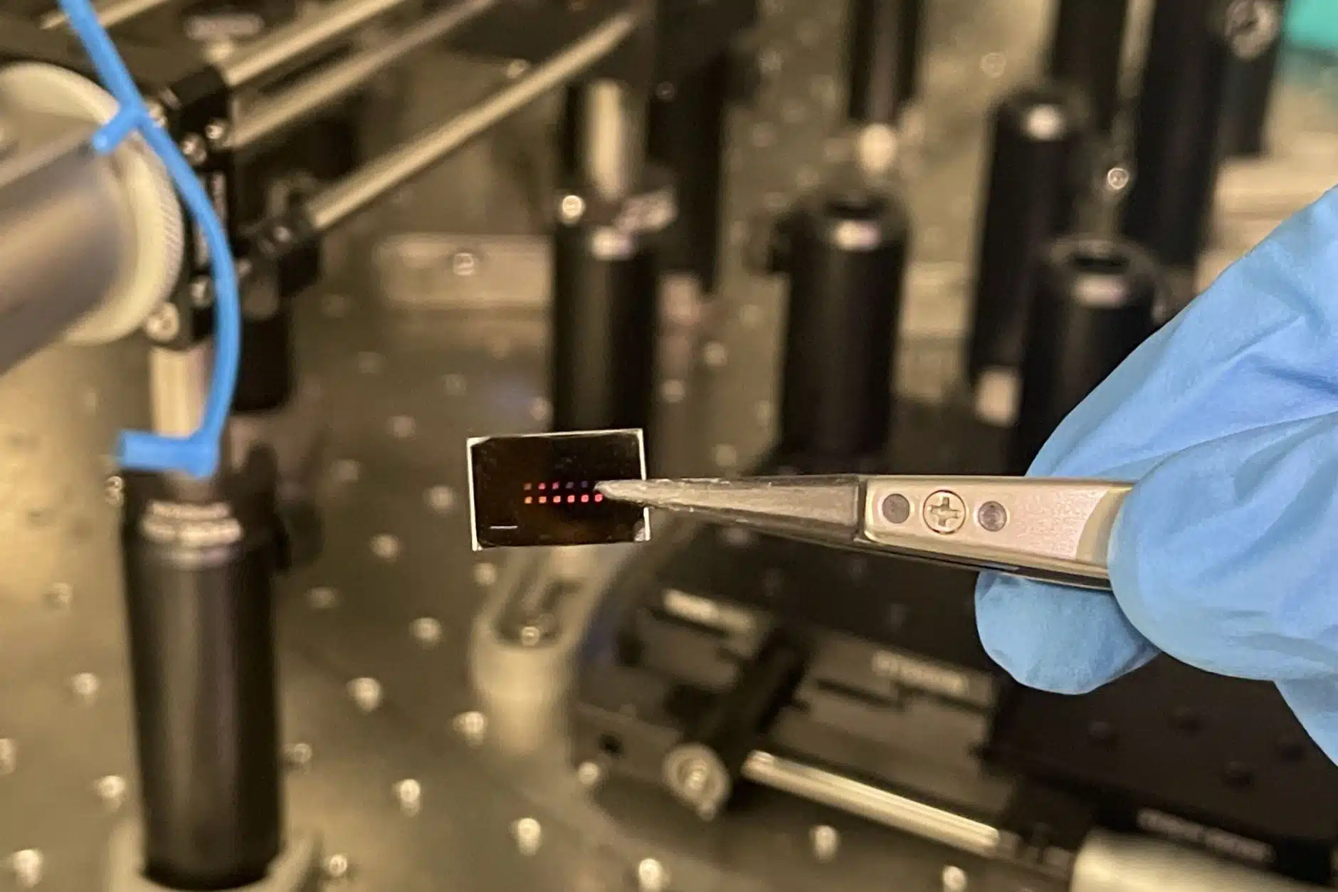 Lasers of PbS colloidal quantum dots
